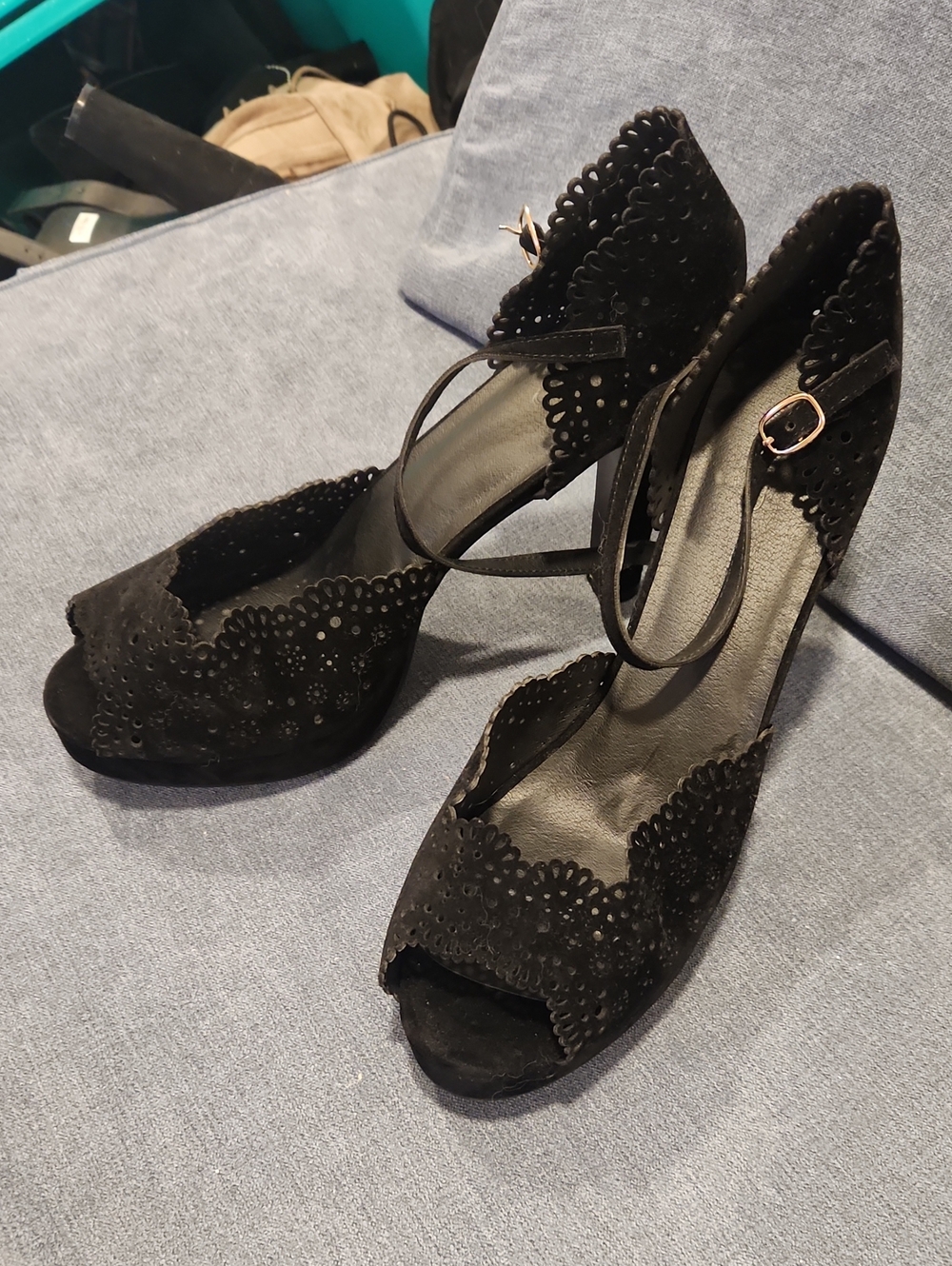 Like New Torrid 4" Dorsay Lace Platform Heels